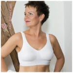 Camp Scandinavia Massage Prosthesis Bra White — white microfibre prosthesis bra with seamless cups and integrated prosthesis pockets and massage fabric