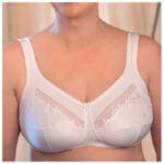 Camp Scandinavia Femina Prosthesis Bra White — white prosthesis bra with embroidered floral pattern on three-part cups and padded shoulder straps