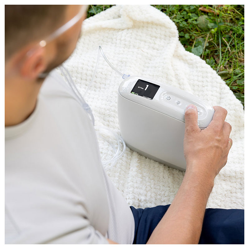 Yuwell Spirit-3 portable oxygen concentrator compact size demonstration showing mobility and portability