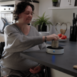 Vacuum holder for one handed use - ER530 Handigood Easy-Up