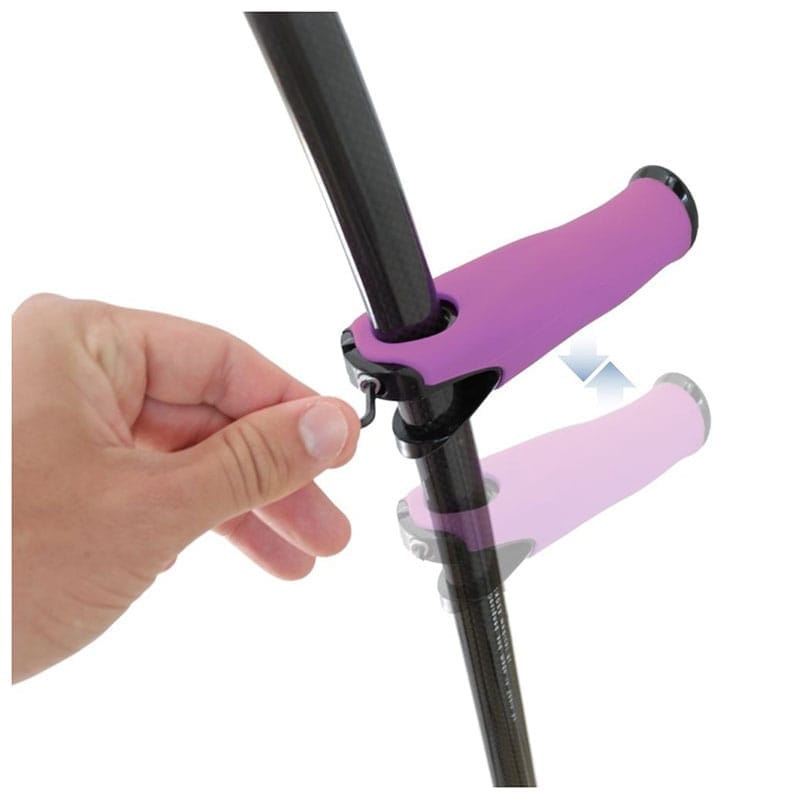 Hand loosening the clamp so the grip slides up and down the carbon shaft